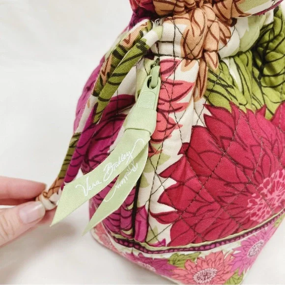 Vera Bradley Emma Hello Dahlia! NWT Quilted Cinch Purse Bucket Bag - Picture 6 of 9